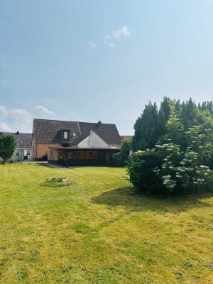 DHH mit Aus- und Anbaupotential auf ca. 800 m² Traumgrundstück in Lendersdorf!