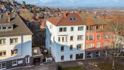 Großzügige 5-Zimmer-Wohnung mit Potenzial und Sanierungsoption in saniertem Mehrfamilienhaus