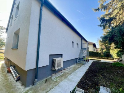 Provisionsfrei! Großes wärmegedämmtes Ein-/Zweifamilienhaus mit 9 Zimmern, Pool,Luftwärmepumpe und großen Garten!