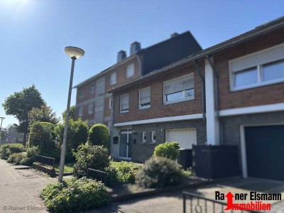 Emmerich: Sanierungsbedürftiges geräumiges Einfamilienhaus oder Zweifamilienhaus - Sie entscheiden!
