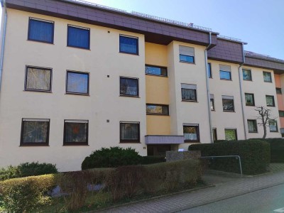 Geschmackvolle 4-Zimmer-Hochparterre-Wohnung mit geh. Innenausstattung