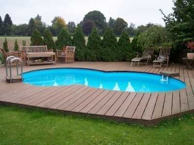 DHH mit Swimmingpool am Feld in Ihme-Roloven