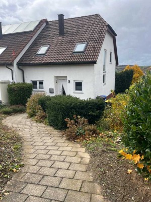 Reiheneckhaus mit toller Aussicht und Garten