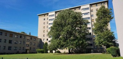 sofort Einzugsbereit, kpl. renovierte 3 Zimmerwohung im 1. OG, ohne Maklerkosten