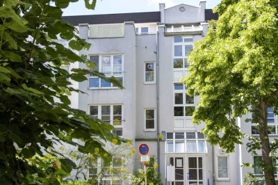 Investieren im Süden Berlins: 
Vermietete 2-Zimmer-Wohnung mit Balkon - nahe S-Bahn - provisionsfre