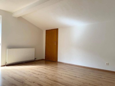 2-Zimmer-DG-Wohnung mit Balkon in Weer