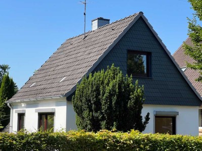 Erstbezug nach Modernisierung - Kleines Einfamilienhaus im Grünen mit schönem Garten