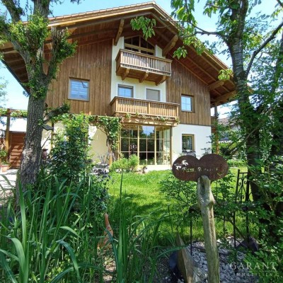 Attraktive Dachgeschosswohnung auf Erbbaugrundstück Nähe Waginger See!