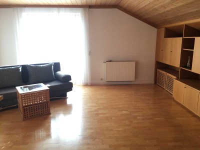 ruhige gepflegte 2-Zimmer-DG-Wohnung mit Balkon und Einbauküche in Ostallgäu (Kreis)