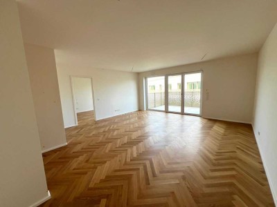 Von Privat: Erstbezug -Exklusive 2-Raum-Terrassenwohnung mit Designer-Einbauküche