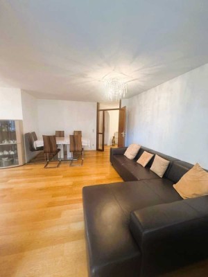 ***Vierzimmerwohnung mit zwei Bädern und TG-Stellplatz in Renningen zu verkaufen***