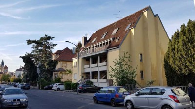 Schicke kleine Dachgeschoß-Maisonettewohnung im beliebten Stadtteil Sanderau, ruhig + zentral