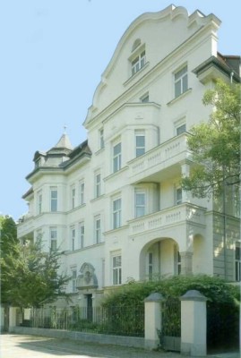Stilvolle 2-Zimmer-Dachgeschosswohnung mit luxuriöser Innenausstattung mit Balkon in Leipzig