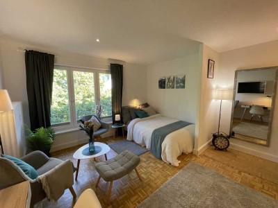 Geschmackvolle, modernisierte 1-Raum-DG-Wohnung mit gehobener Innenausstattung in Hamburg Winterhude