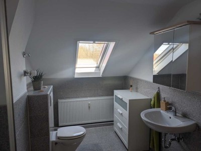 Geschmackvolle 2-Zimmer-DG-Wohnung mit gehobener Innenausstattung in Schwieberdingen