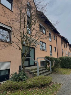 Gut gelegene 2-Zimmer-Wohnung mit Balkon und Tiefgarage in Waiblingen