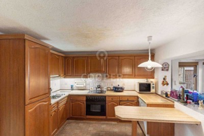 Familienfreundlicher Bungalow mit Doppelgarage und viel Nebengelass