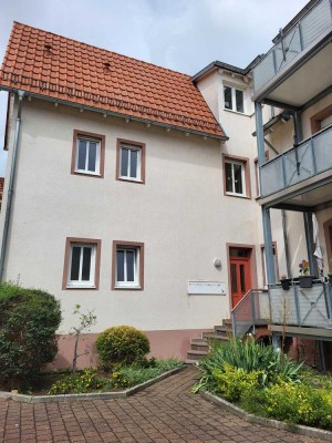 Exklusive 3,5-Zimmer-Wohnung mit Balkon und Einbauküche in Herxheim bei Landau/Pfalz