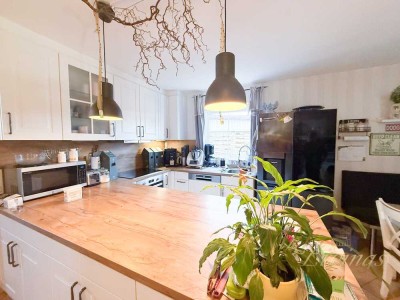 Komfortables Einfamilienhaus mit Carport und Garage!