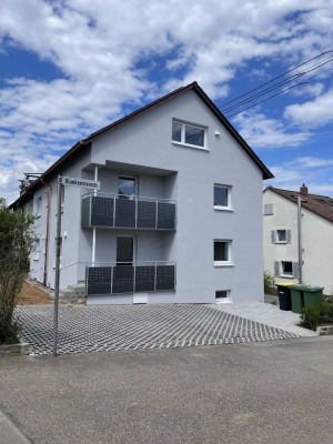 Kernsaniert: Wunderschöne 2,5-Zimmer-Dachgeschosswohnung in Top-Lage von Benningen