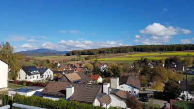 TRAUMHAFT SCHÖN & RUHIG WOHNEN in Efringen-Kirchen Welmlingen mit Balkon+EBK+Carport- Ab 15.10. frei