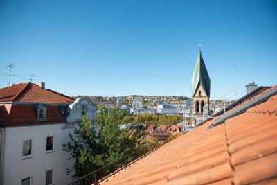 Sonnige 2-Zimmer-Dachgeschoss-Wohnung in Stuttgart-Mitte