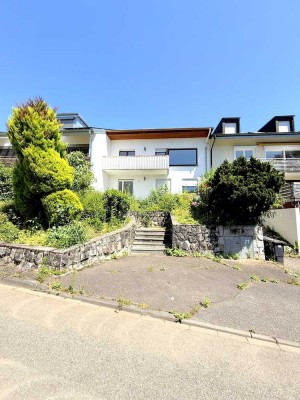 Großes Reihenhaus mit Einliegerwohnung in ruhiger Lage von Lö-Stetten