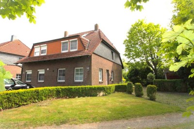 Eine moderne Doppelhaushälfte, direkt an der Harle gelegen, in der Nähe von Carolinensiel!