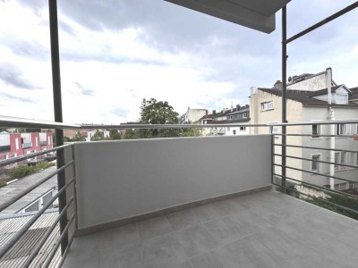 7282 - Renovierte 3-Zimmerwohnung mit 2 Balkonen am Staatstheater!