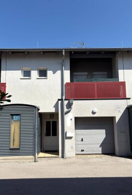 Reihenhaus mit Garten, Balkon, Garage &amp; PKW Abstellplatz