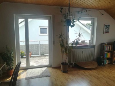 Schöne 3-Zimmer-DG-Wohnung mit Balkon in Brochenzell