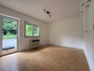 Ruhige 2-Zimmerwohnung mit Balkon und Blick ins Grüne, S-Kaltental