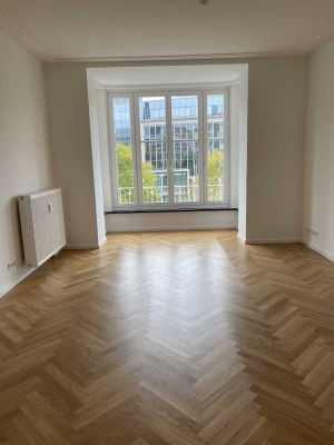 *1 Monat Mietfrei* Frischsanierte 5 Zimmer Wohnung mitten in Dresden