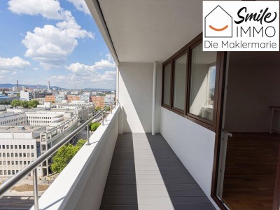 Hochwertig sanierte, geräumige 4-Zimmer Wohnung mit Loggia und fantastischer Aussicht im 12. Liftstock.