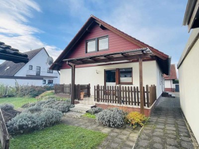 Lassen Sie die Sonne für sich arbeiten - Top gepflegtes EFH mit PV-Anlage  in ruhiger Lage