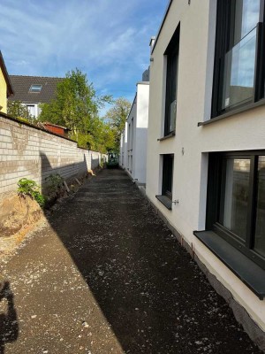 Neuwertige 1-Zimmer-Wohnung mit Balkon und EBK in Köln