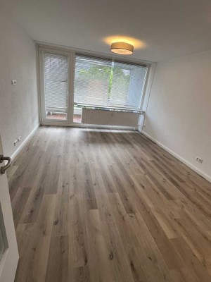 2-Zimmer-Wohnung renoviert mit  Balkon, Einbauküche und Stellplatz in Filderstadt