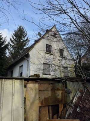 Freudenberg Kreuzseifen, stark renovierungsbedürftiges Haus, direkt am Waldrand.