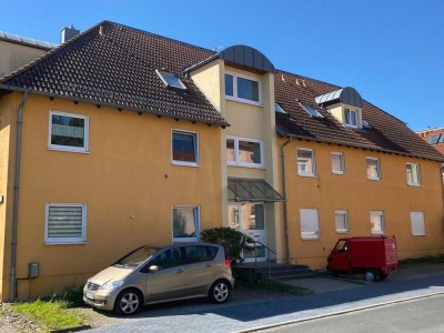 Moderne Dachgeschosswohnung mit Balkon