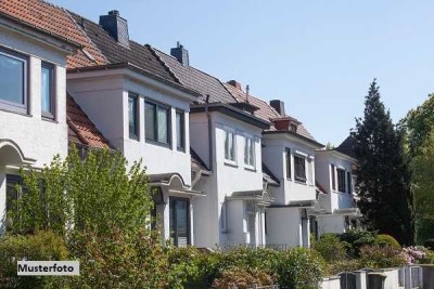 Einfamilien-Reihenmittelhaus und Terrasse