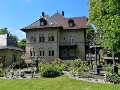 "Arbeiten und Leben im Schloss..." Übrigens: zum Bodensee sind es nur 25 Min.