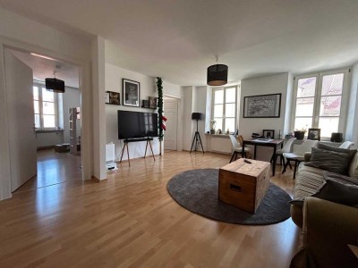 Seltene Gelegenheit: Stilvolle 3-Zimmer-Altbauwohnung in ruhiger Gasse der Augsburger Altstadt