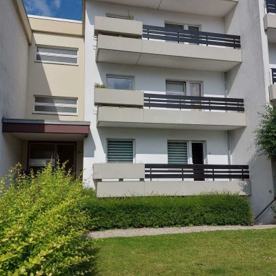 Provisionsfrei! Freundliche und gepflegte 3-Raum-Wohnung mit Terrasse und Balkon in Aachen