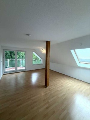 Idylle am Naturschutzgebiet: 4-Zimmer-Whg. mit Dachboden, XXL-Terrasse & Garten