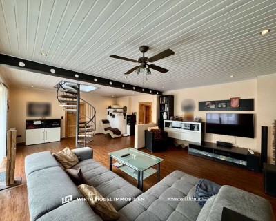 Zwei Häuser mit Werkstatt, Halle, Hofbereich und vier Garagen in Poppenlauer