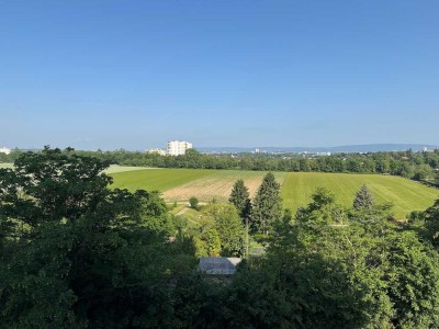 Barrierefreies Wohnen mit schönem Fernblick in der Nähe von Universität und Uniklinik.