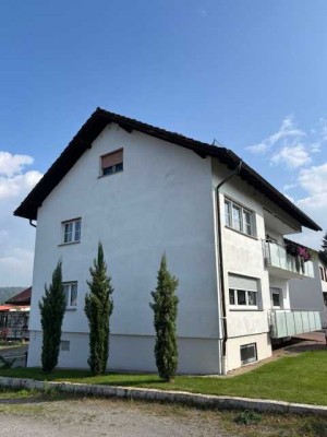 Charmante 3-Zimmer-Dachgeschosswohnung in gepflegtem 3-Familienhaus