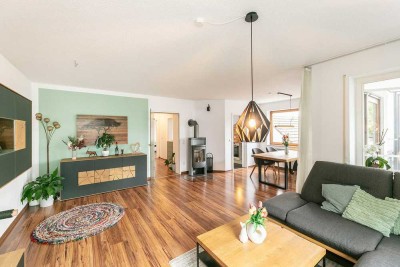 -Stilvoll gestaltete 4,5-Zi.-Wohnung-
mit eigenem Gartenanteil