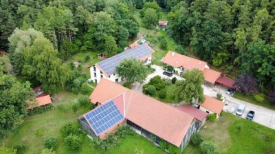 Hofstelle in ruhiger, idyllischer Alleinlage