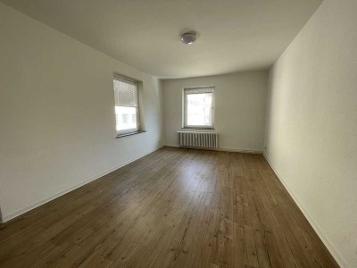 kleine 3-Zimmer mit Badewanne
